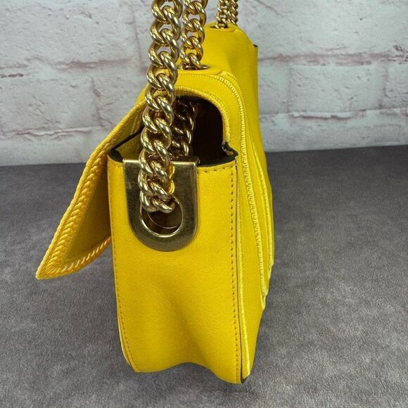 Fendi Lace Yellow Chain Baguette Shoulder Bag - Picture 5 of 16